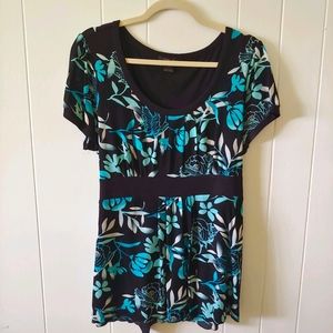 Empire waist scoop neck top with tie back